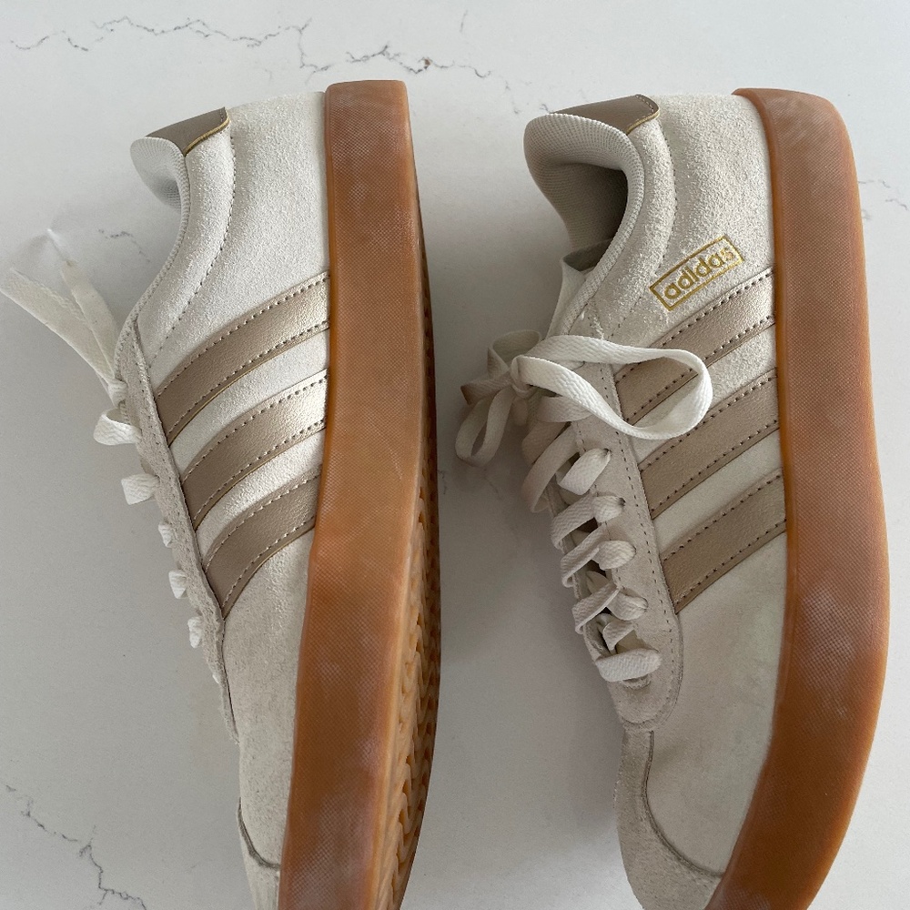 Adidas womens size 8 grand court 3.0 sneakers